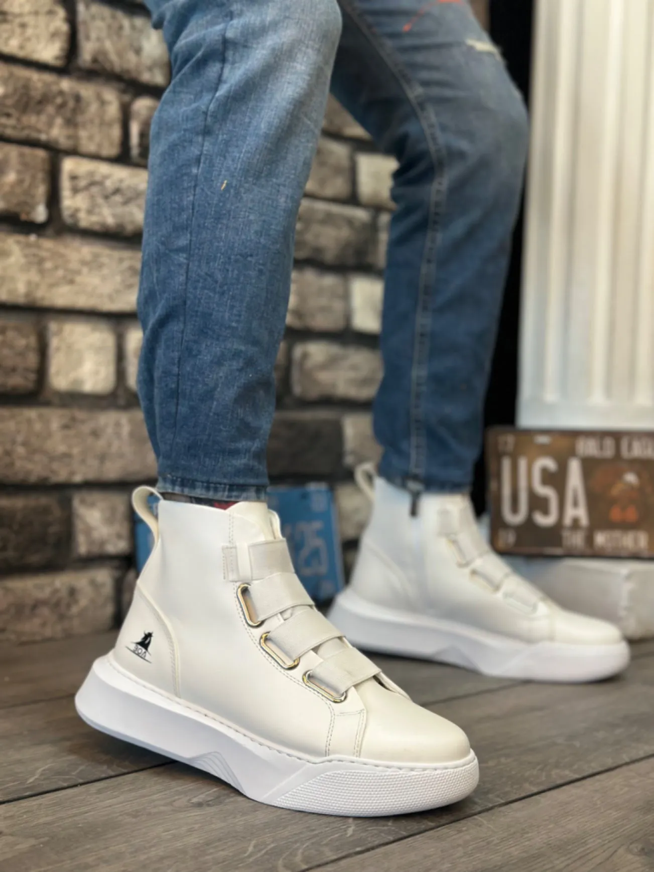 BA0142 Banded Men's High-Sole White Sports Boots