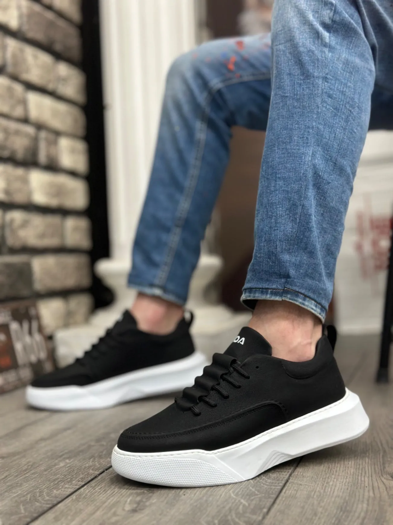 BA0332 Ladder Pattern Lace-Up Men's High Sole Black Skin White Sole Sports Shoes