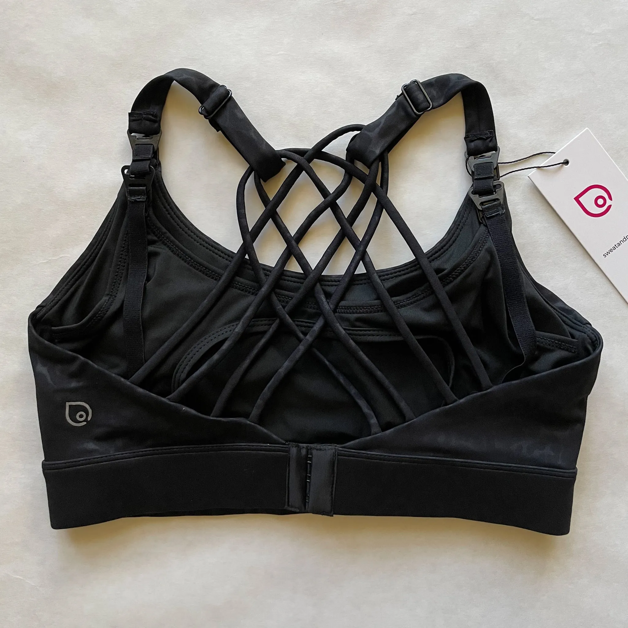 Océane 4 - Medium Support Nursing & Hands Free Pumping Sports Bra (Black Cheetah)