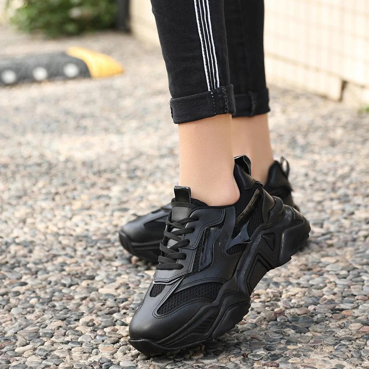 Women's Black Leather Lace-Up Sports Shoes
